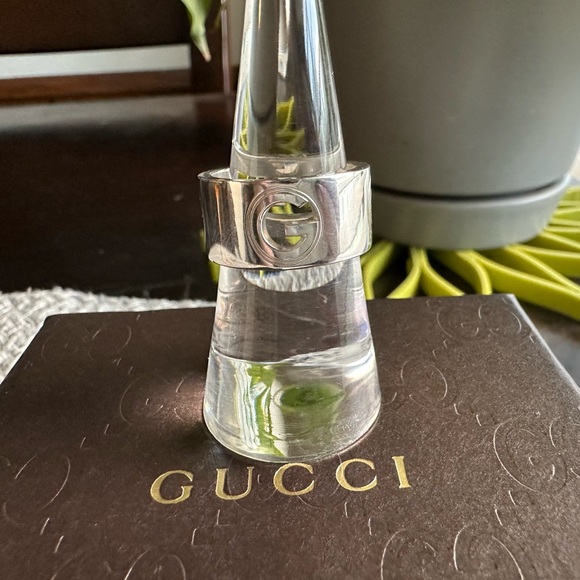 Gucci .925 Silver G Cutout Ring - Picture 1 of 3